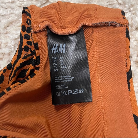 H&M Bikini Top Women's Size 10 US Bronze Orange Tiger Print‎ Padded Scoop Neck - Picture 4 of 8